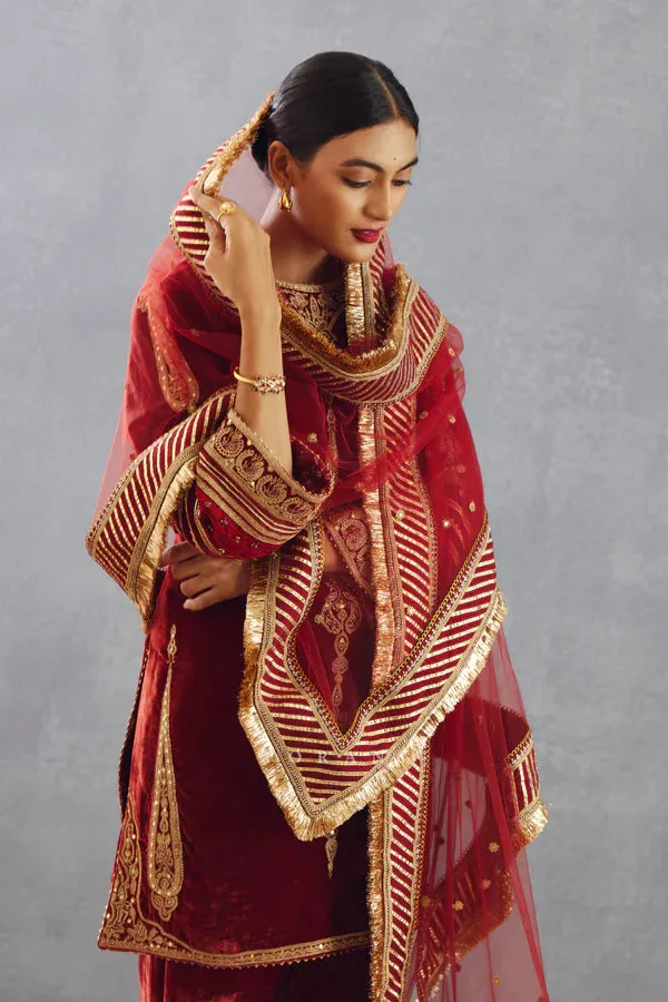 SINDOORI YOSHITA PHIRAN SET