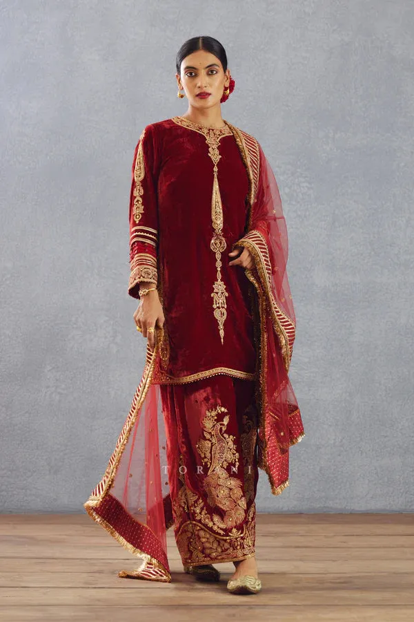 SINDOORI YOSHITA PHIRAN SET